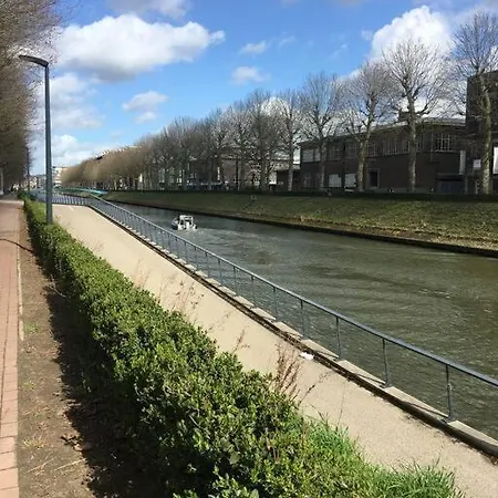 Apartmán By The Water